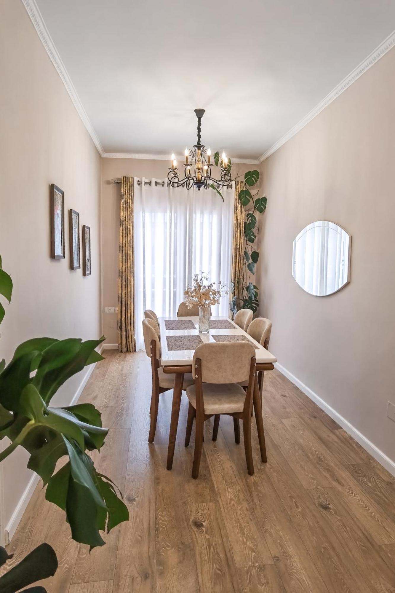 Joni & Joy Center Apartment 培拉特 外观 照片